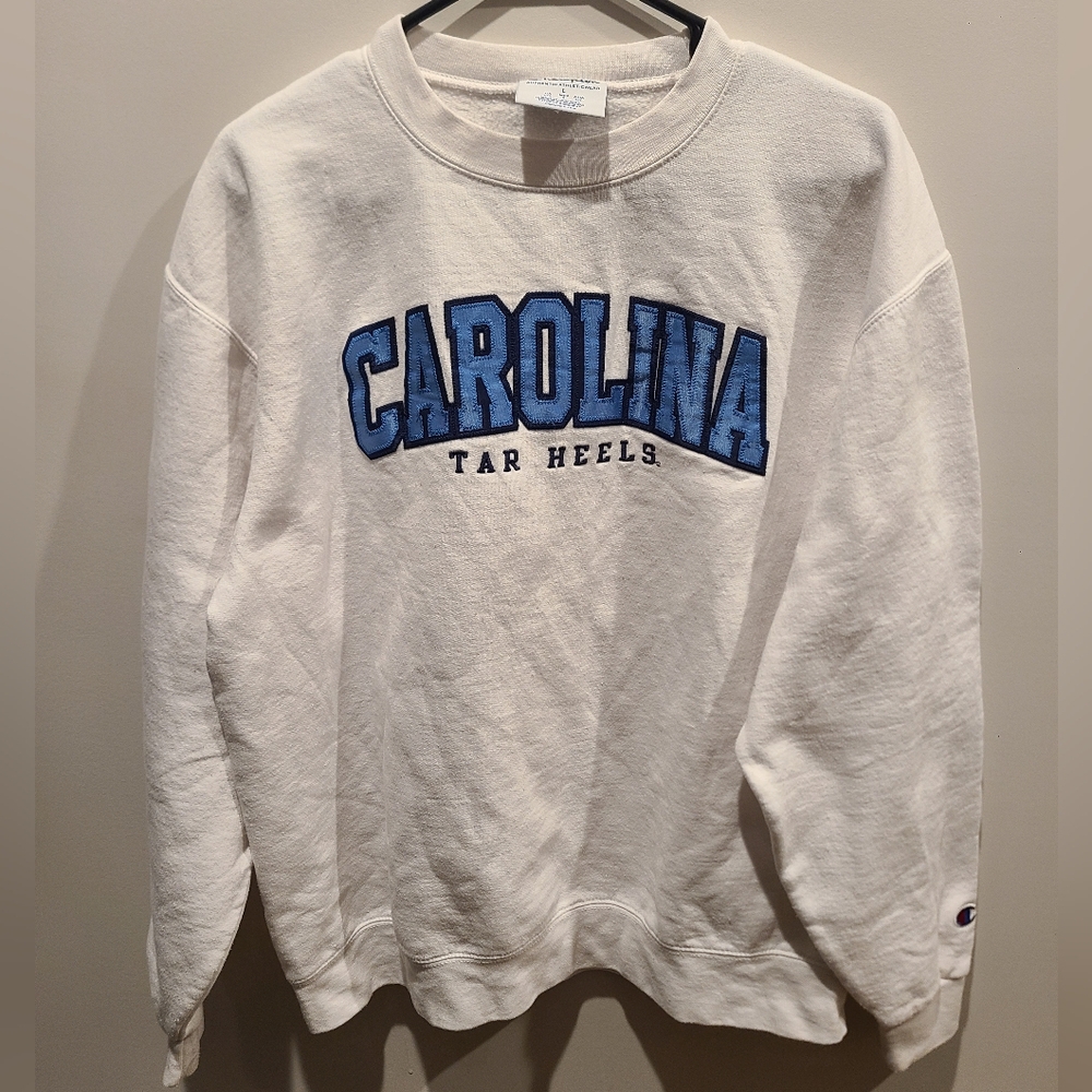 Carolina Tar Heels crewneck sweatshirt size Large